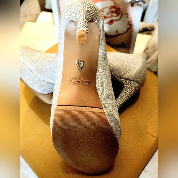 Thalia Sodi Lenna Silver Sparkle and Rhinestone heels NWB sz. 7.5 - Picture 4 of 6